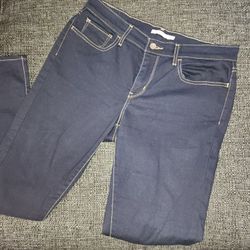 Ladies Levi Jeans