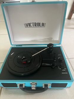 THE VICTROLA RE-SPIN SUITCASE RECORD PLAYER- Blue