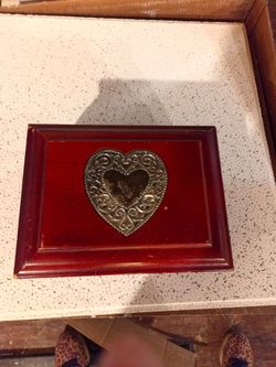 Jewelry box