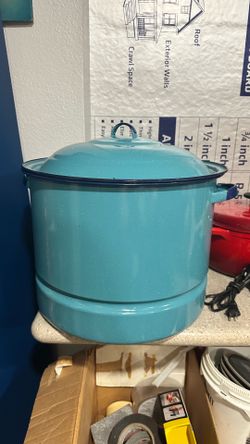 Extra large Cinsa Turquoise Blue 40-Quart Enamel on Steel Stockpot with Lid