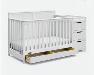 Graco Hadley 5 in 1 Baby Crib and Changing Table