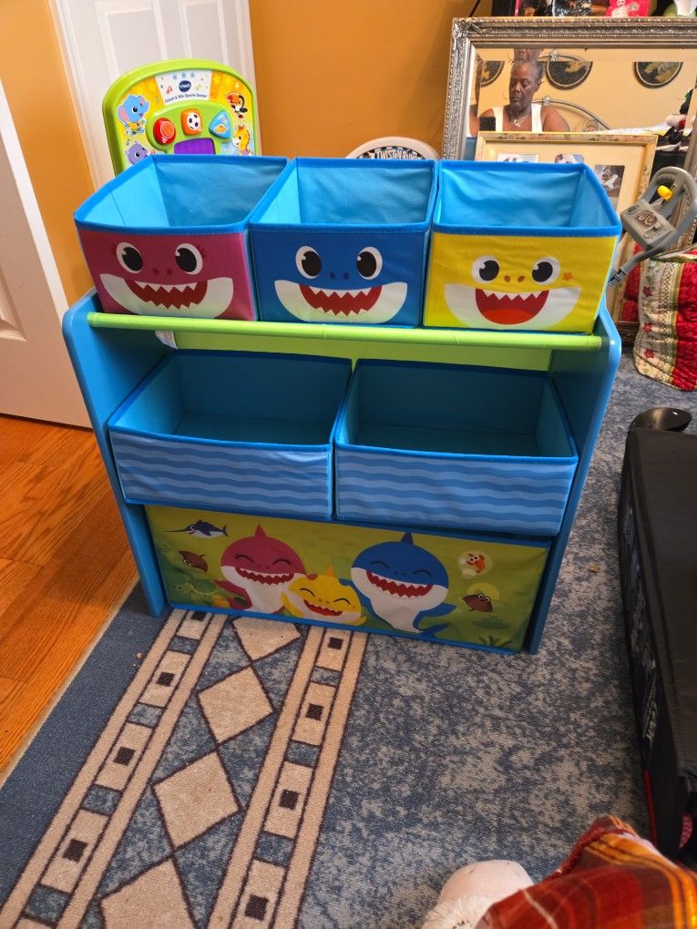 Baby Shark Bookshelf