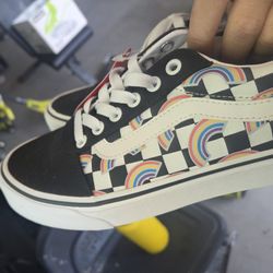 Brand Neww Womans Vans Size 8