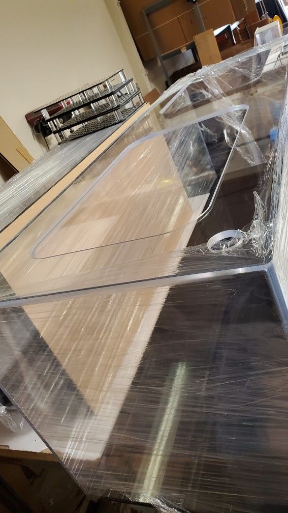180 Gal. 72x24x24 Acrylic Aquarium. 1/2" Thick Acrylic, All Clear Viweing With Black Base, Rounded Edges And Lids Included $1150 Pickup