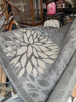 Outdoor rug