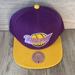 Los Angels Lakers Snapback Hat$35