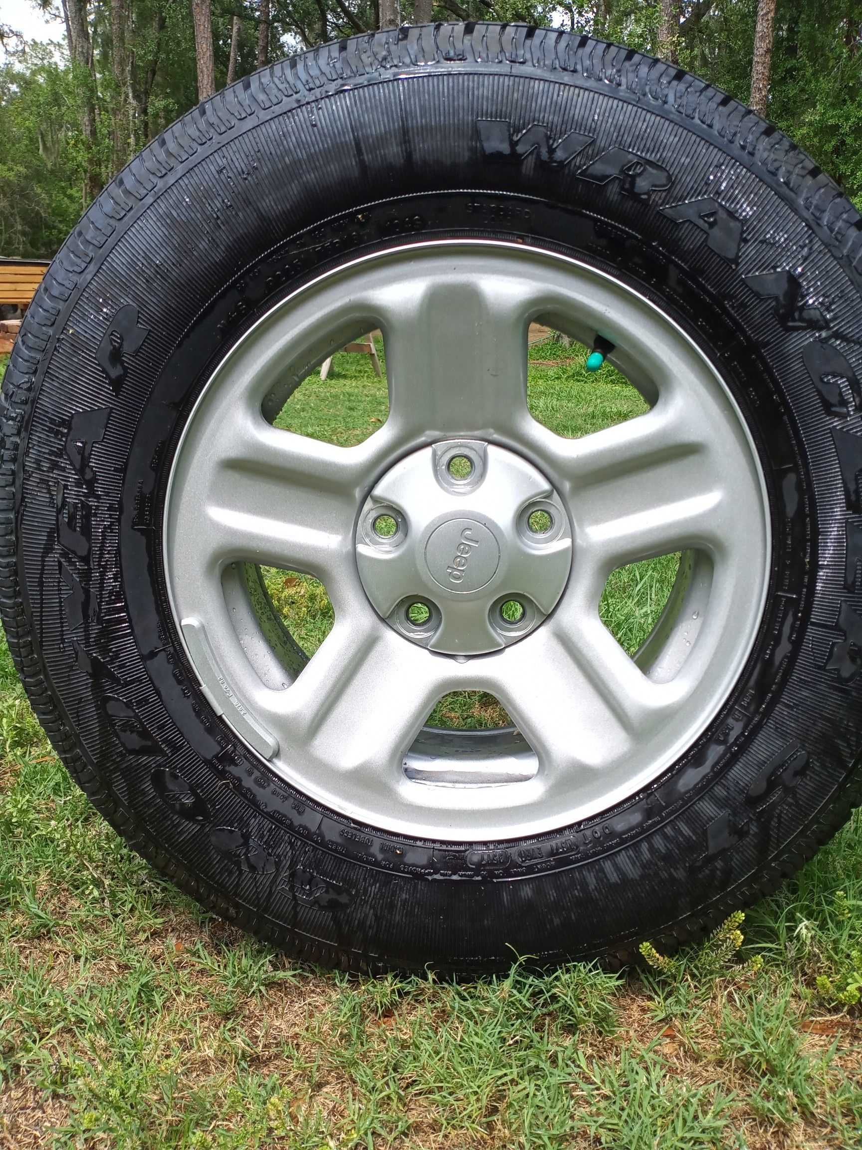 Jeep wheel tire rim p22575r16