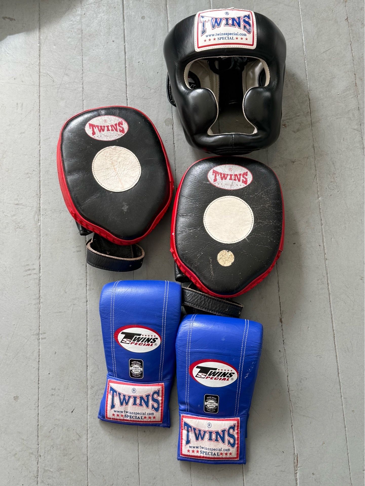 Twins Special Muay Thai Gear Set – Gloves, Mitts & Headgear – Fair Condition