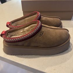 UGG Women’s Tazz II Size 9