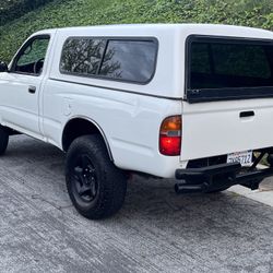 1998 Toyota 4x4  2.7 L 4cly. Like New. Just Smoged 