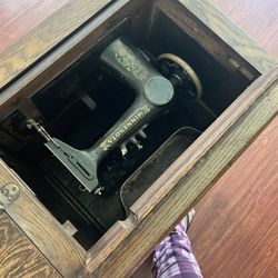 Antique Sewing Machine 