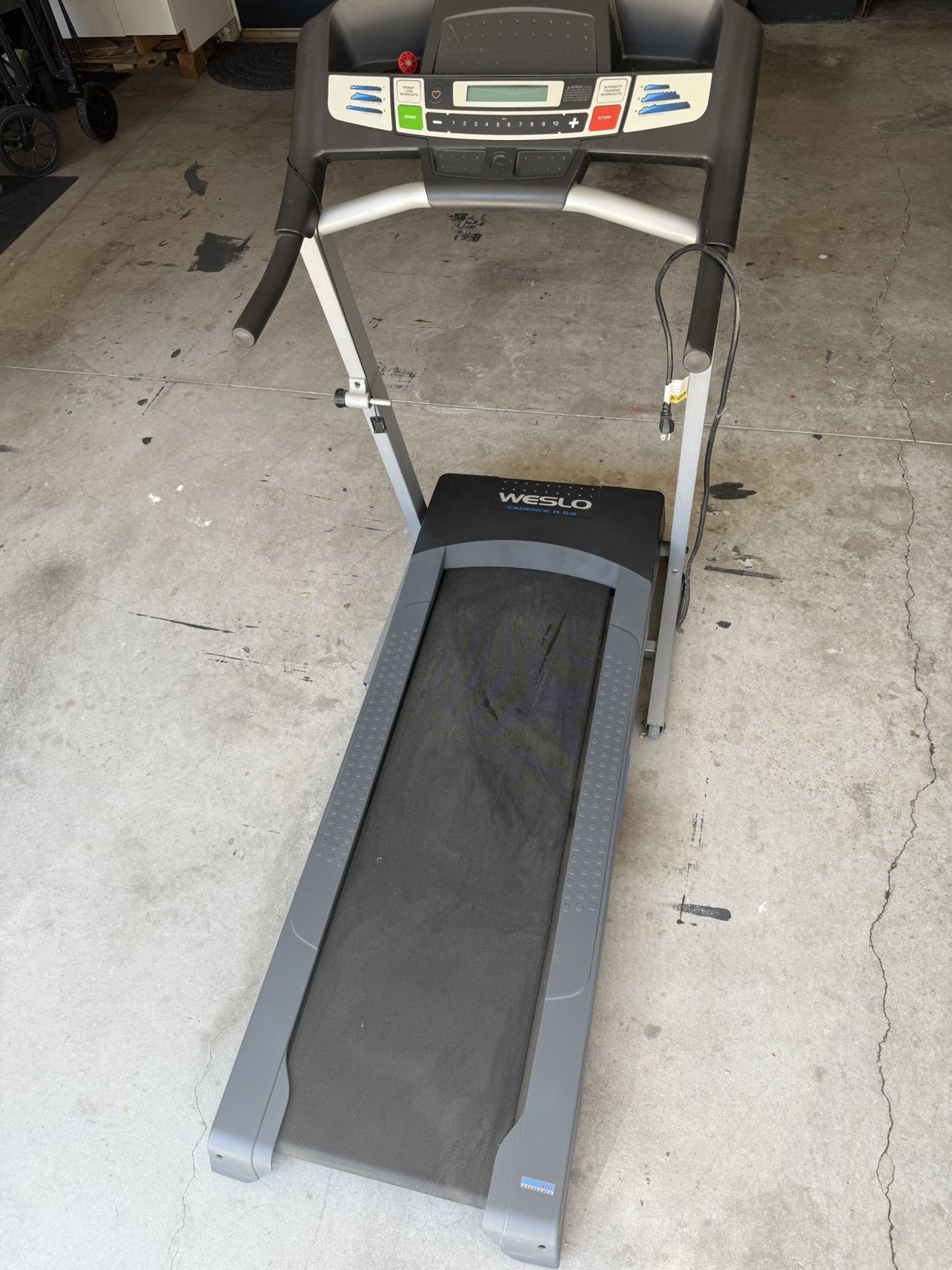 Weslo Cadence R 5.2 Folding Electric Treadmill with Adjustable Incline