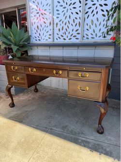 ETHAN  ALLEN solid with beautiful Desk