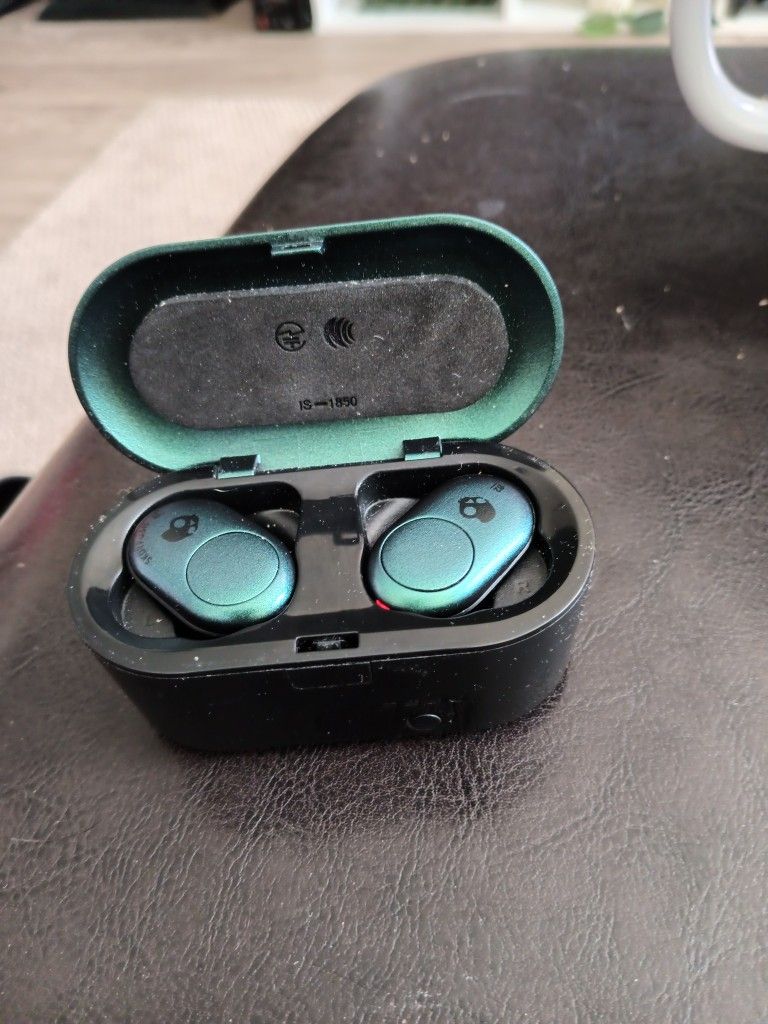 Skullcandy "Push" Earbuds Great Shape $25 OBO Local Pick Up Only 