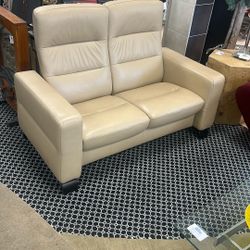 Leather Stressless Loveseat