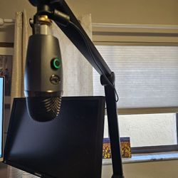 Blue YETI nano Microphone And Boom Holder
