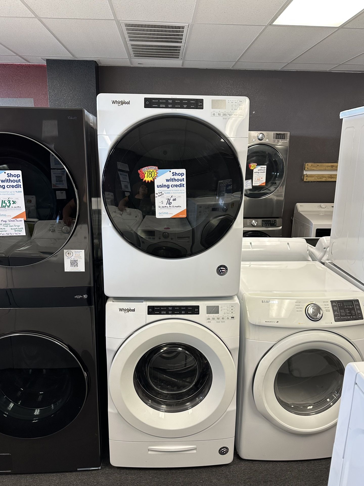Whirlpool Washer + Gas Dryer *Can Be Side By Side Or Stacked*