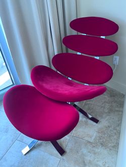 Zuo Modern Petal Lounge Chair & Ottoman