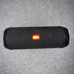 JBL Flip 4 Bluetooth Speaker