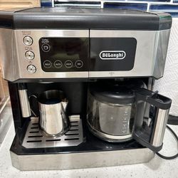 DeLonghi Coffee Espresso Maker. Perfect Christmas Gift For Coffee Lover 