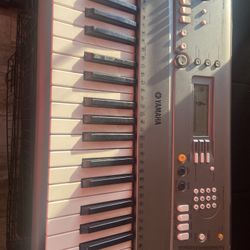 Yamaha Keyboard Need Batteries Really Nice Works Great!
