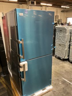 Liebherr C7540IM Bottom Freezer Refrigerator (Open-Box / Scratch & Dent)