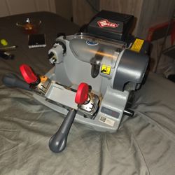 Silca Key Cutter/ Duplicator Only Used 3 Times 