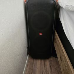 JBL 710
