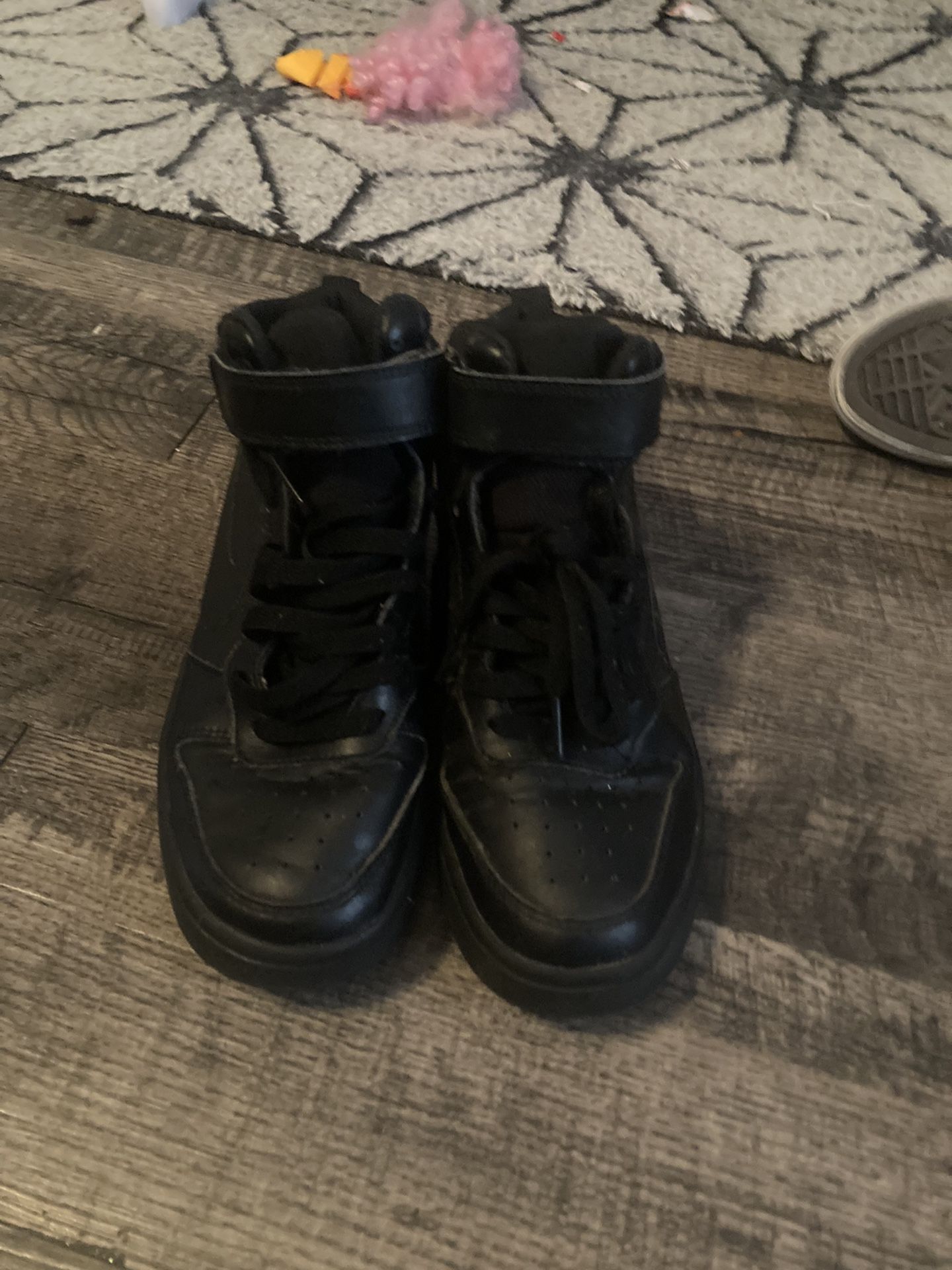 Tenis Nike Bota 🥾 Size 6 Y