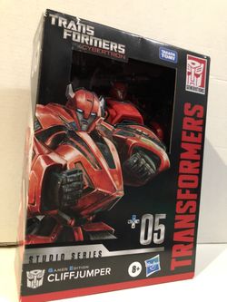 New Transformers Cybertron 05 Cliffjumper