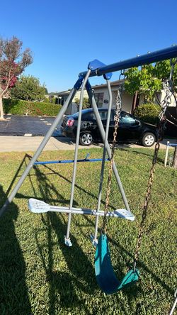 Free play structure or metal