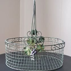 Grape Wire Green Basket 