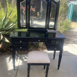 Makeup Vanity Dresser With Mirror 