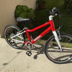 Woom 4 - 20” Kids Bike -Super Lightweight **Excellent Condition **