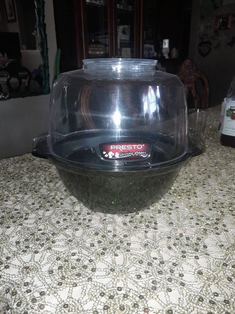 Pop Corn Maker. Stirring Popper