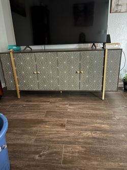 Tv stand