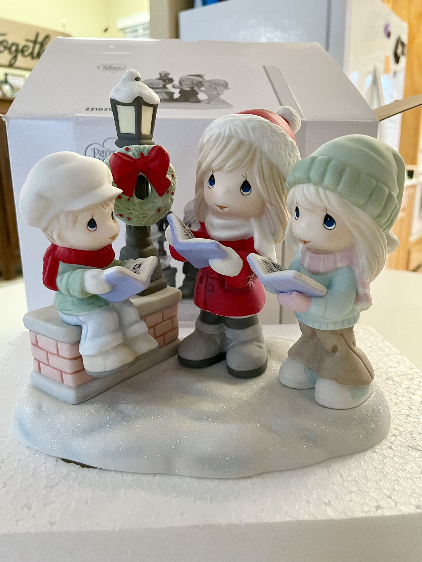 Precious Moments Here We Come A-Caroling Limited Edition Figurine 221029