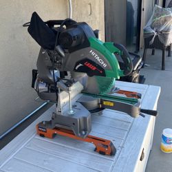 Hitachi Sliding Compound Miter Saw and Foldable Stand