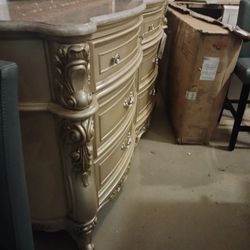 E Lol Egante Dresser De $1500 A$999