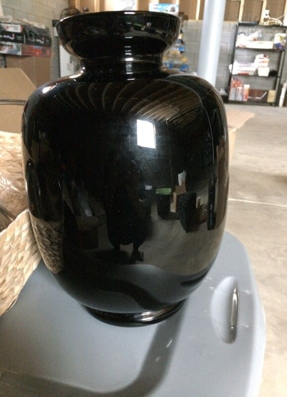Black flower vase (medium big)