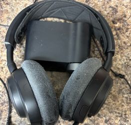 Steelseries Arctis Nova Pro Wireless for * PS5/XBOX/PC * 🎧(FIRST COME FIRST SERVE)