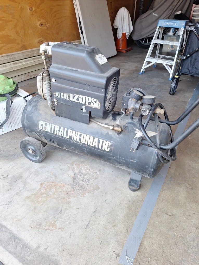 Aircompressor