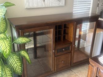 Buffet cabinet