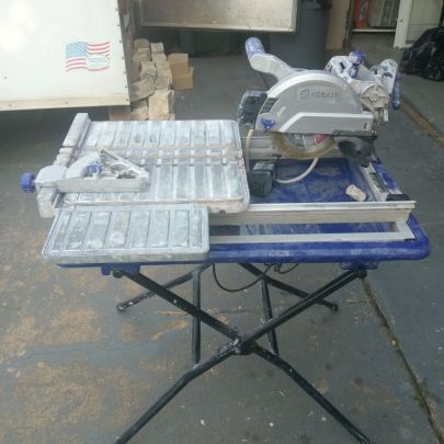 Kobalt 7" wet/dry sliding table tile saw. Model# kws s7-06