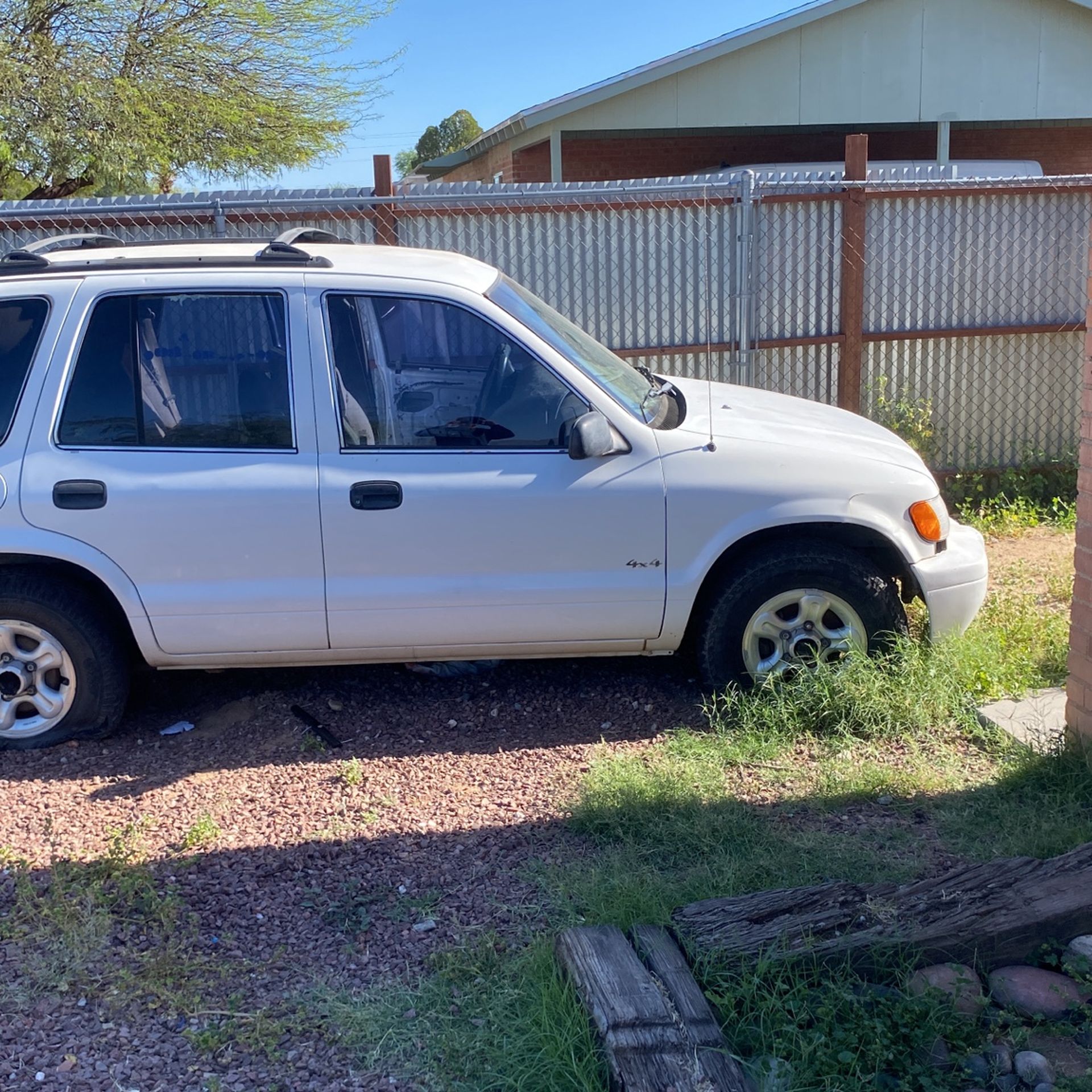 2000 KIA Sportage