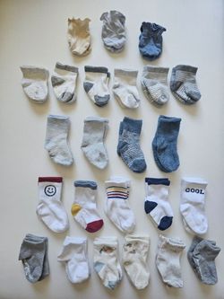 Newborn/3M Baby Socks in color and neutrals