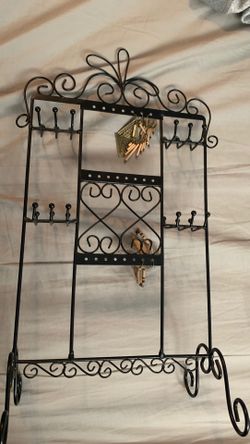 Earring/necklace holder