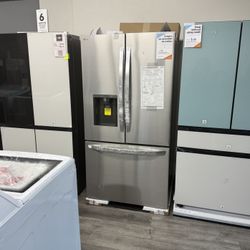 LG - Standard-Depth MAX 30.7 Cu. Ft. French Door Smart Refrigerator with Dual Ice Maker - Stainless Steel 