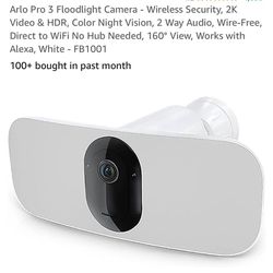 Arlo Pro 3 Floodlight Camera 