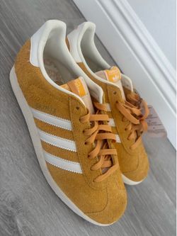 Adidas shoes 💛